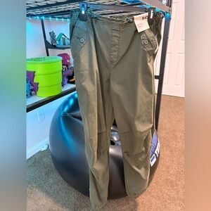 NWT Juniors Large Olive Green Parachute Joggers